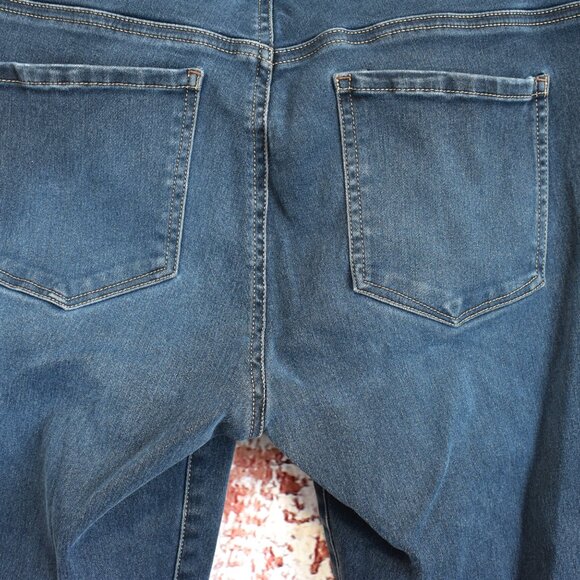 Women's Gloria Vanderbilt Avery Slim Jeans Pull On SIZE 6 Missy PRE-OWNED - Picture 7 of 9